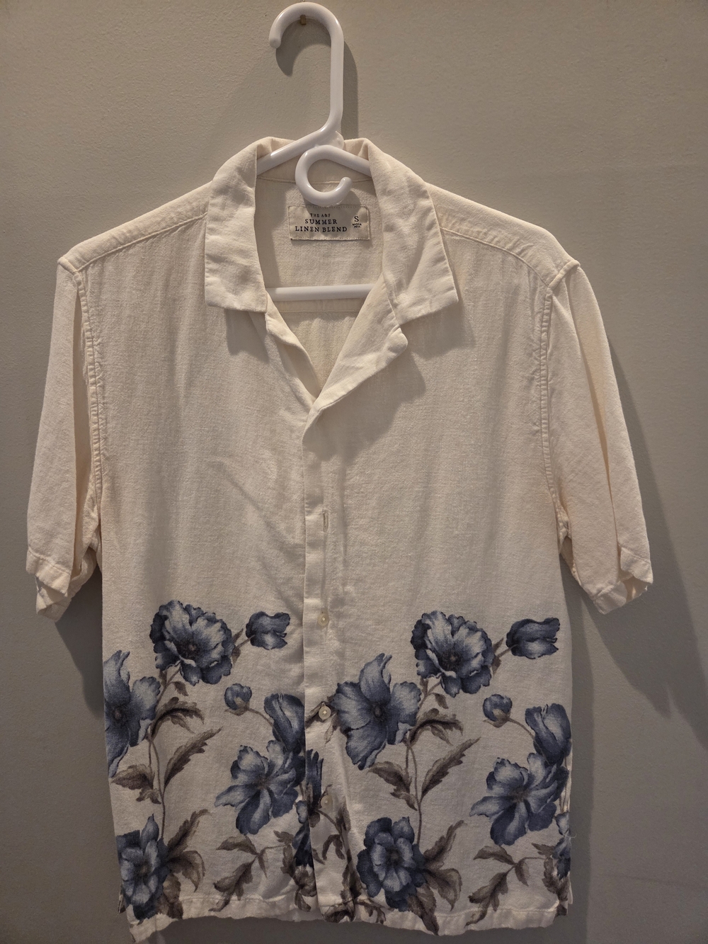 Abercrombie and Fitch Men’s Cream Linen Blend Shirt with Blue Floral Print